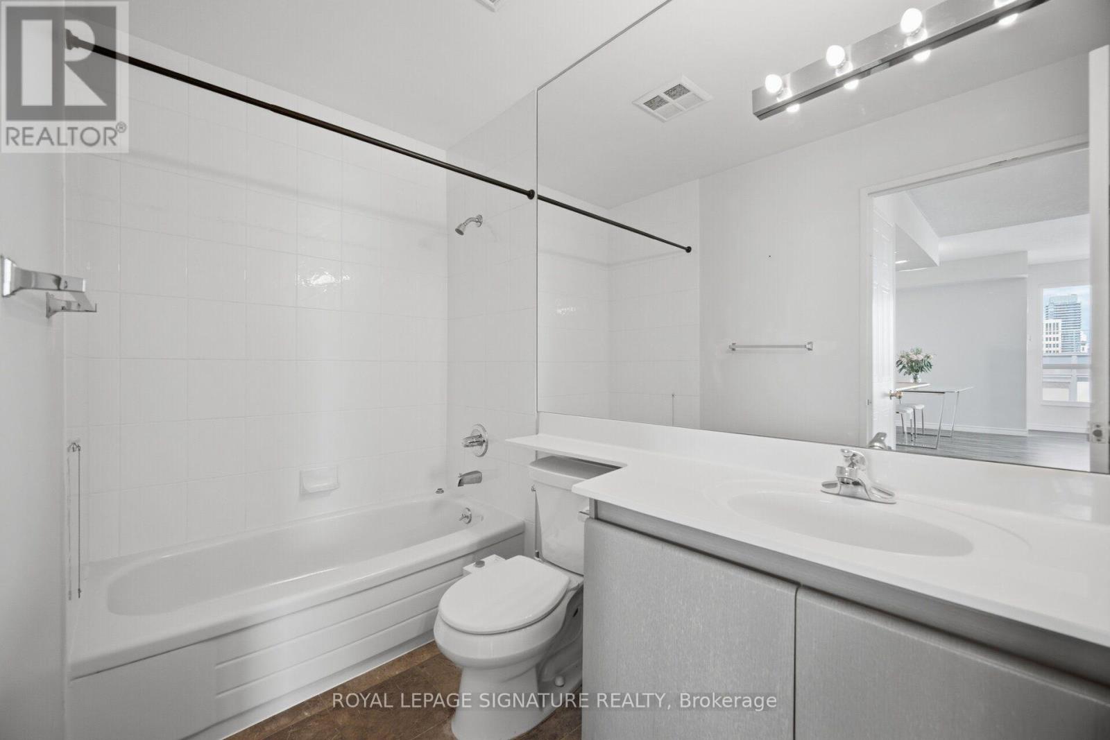 #3603 750 BAY STREET - 25
