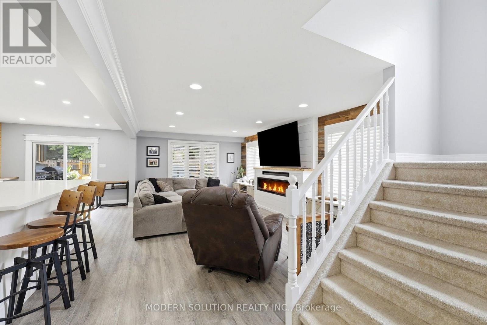 897 BRADSHAW CRESCENT - 6