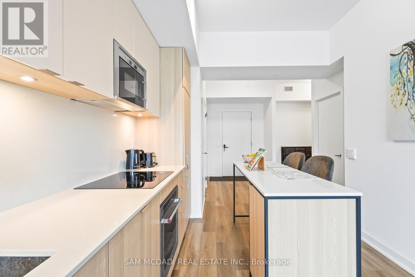 #304 220 MISSINNIHE WAY - Image 12