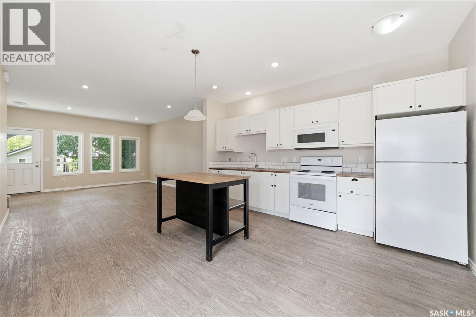 532 J AVENUE N - Image 13