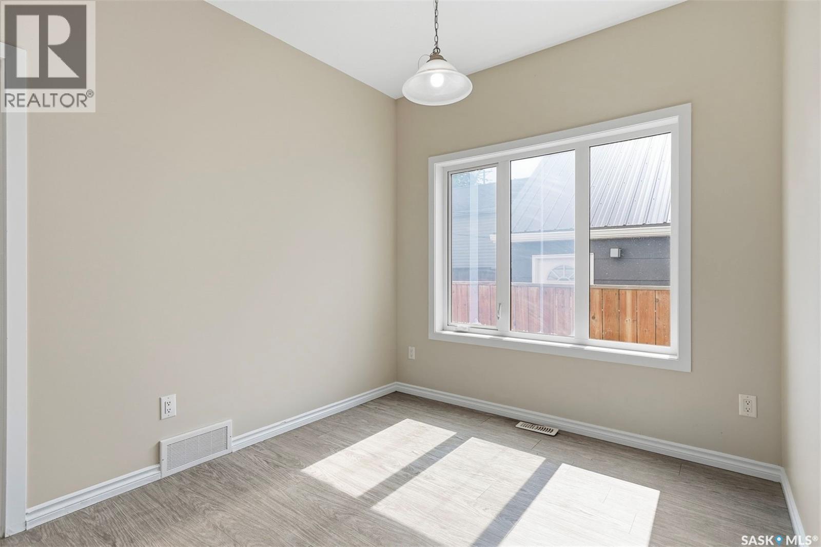 532 J AVENUE N - Image 14