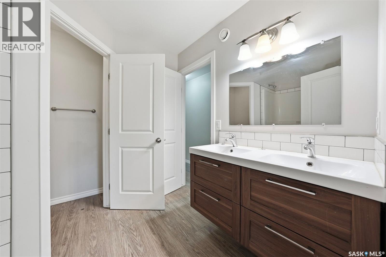 532 J AVENUE N - 21