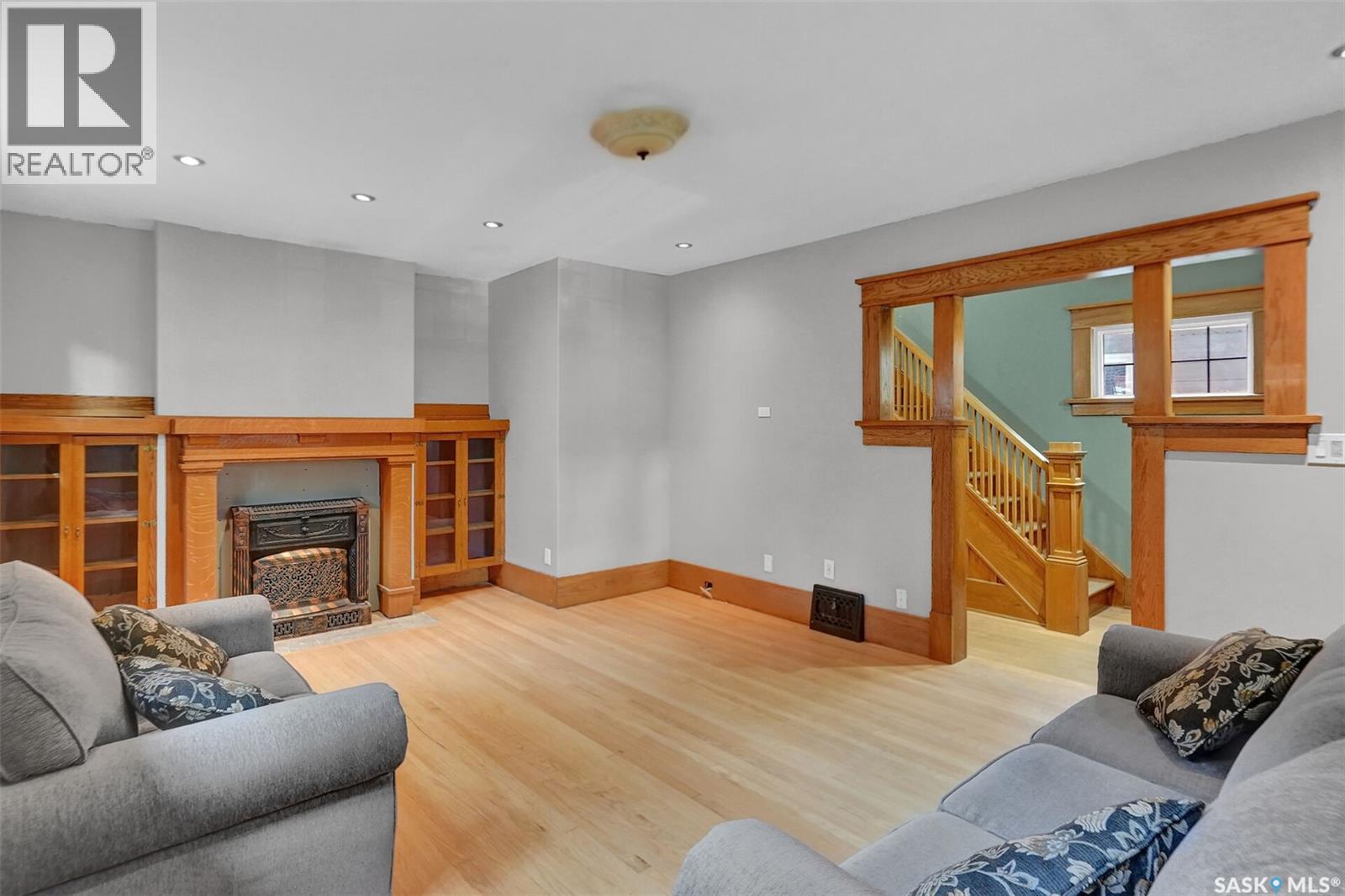 2210 Athol STREET - Image 10
