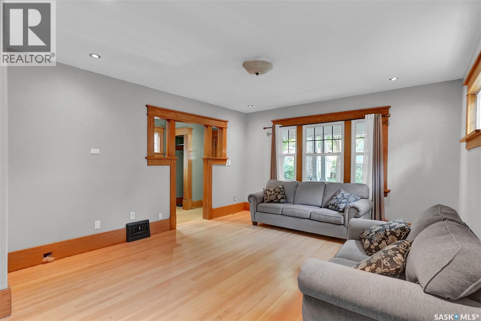 2210 Athol STREET - Image 11