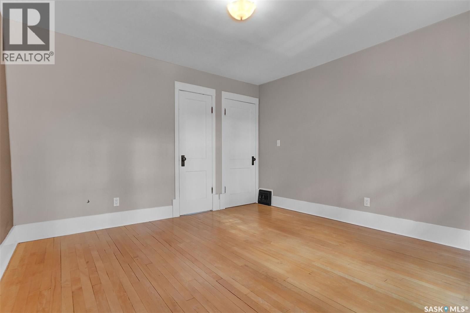 2210 Athol STREET - 27