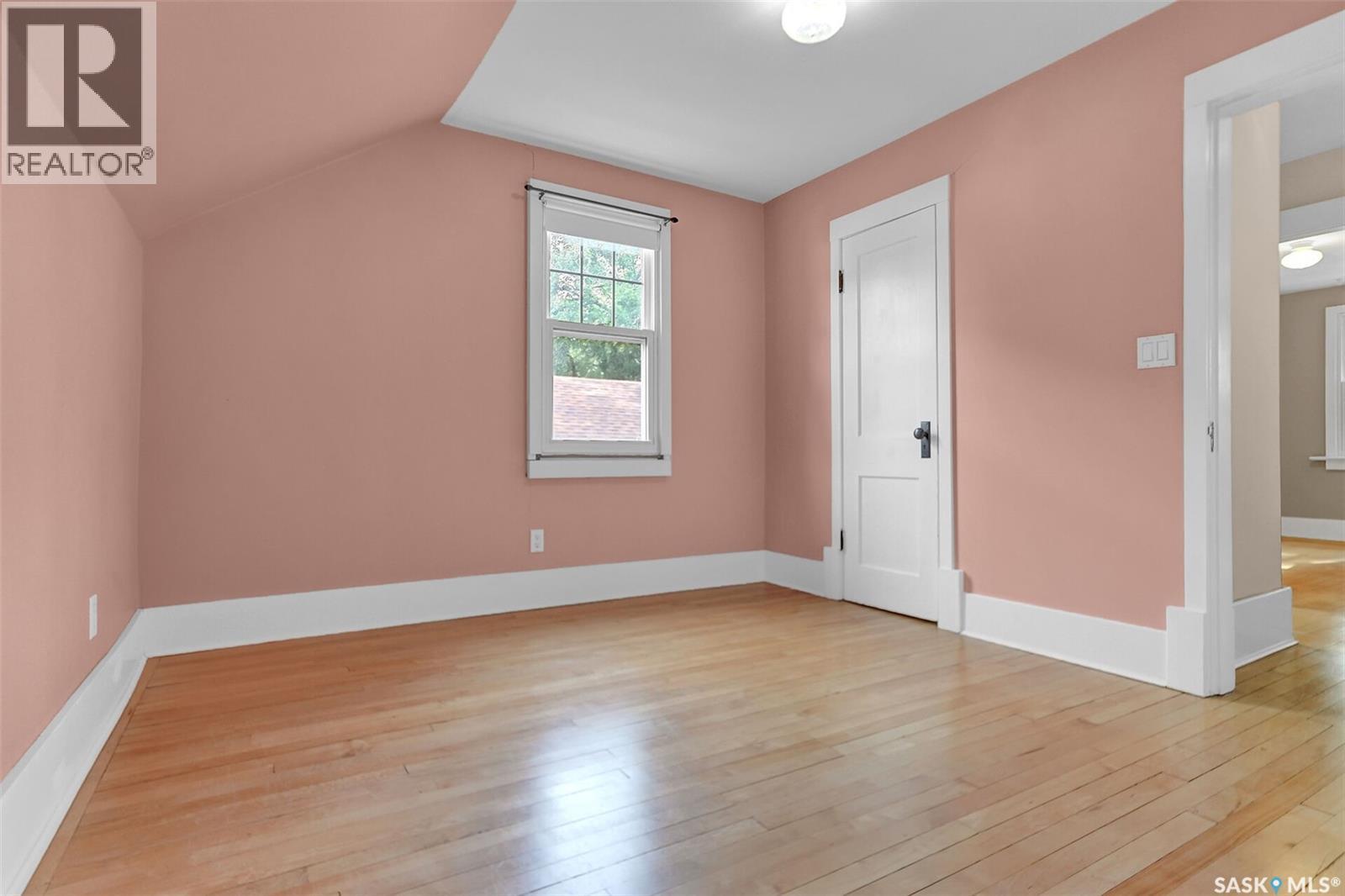 2210 Athol STREET - 33