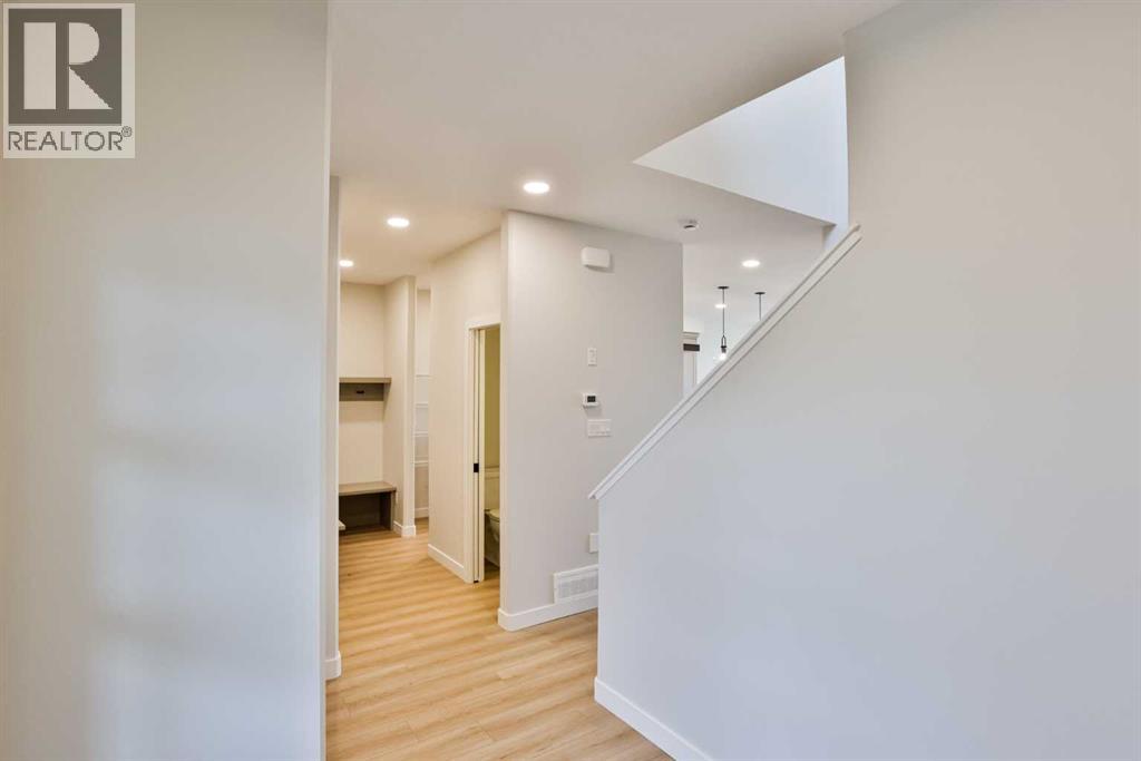 877 Devonia Circle W - 2