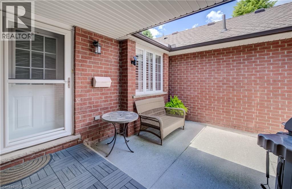 #18 10 ISHERWOOD Avenue - 2