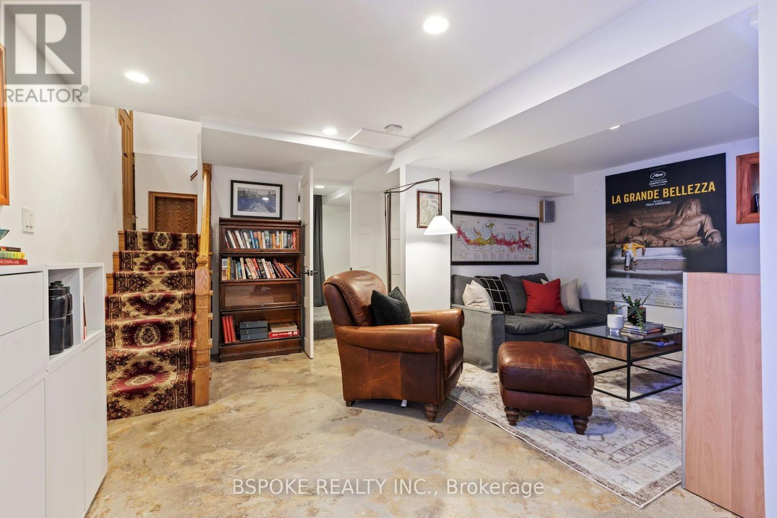 126 OAKCREST AVENUE - Image 25
