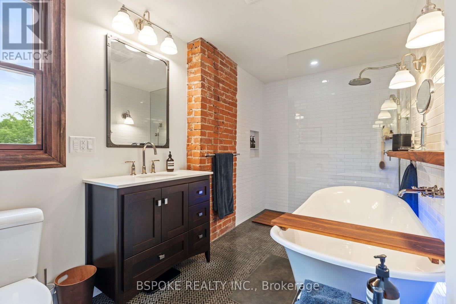 126 OAKCREST AVENUE - Image 22