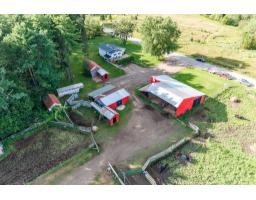 195 Ch. Wesley, Clarendon, QC J0X2Y0 Photo 59
