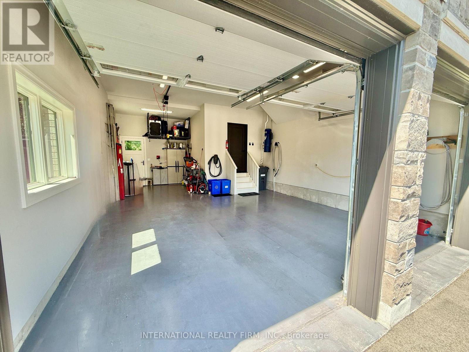 2423 RAYMORE DRIVE - 36