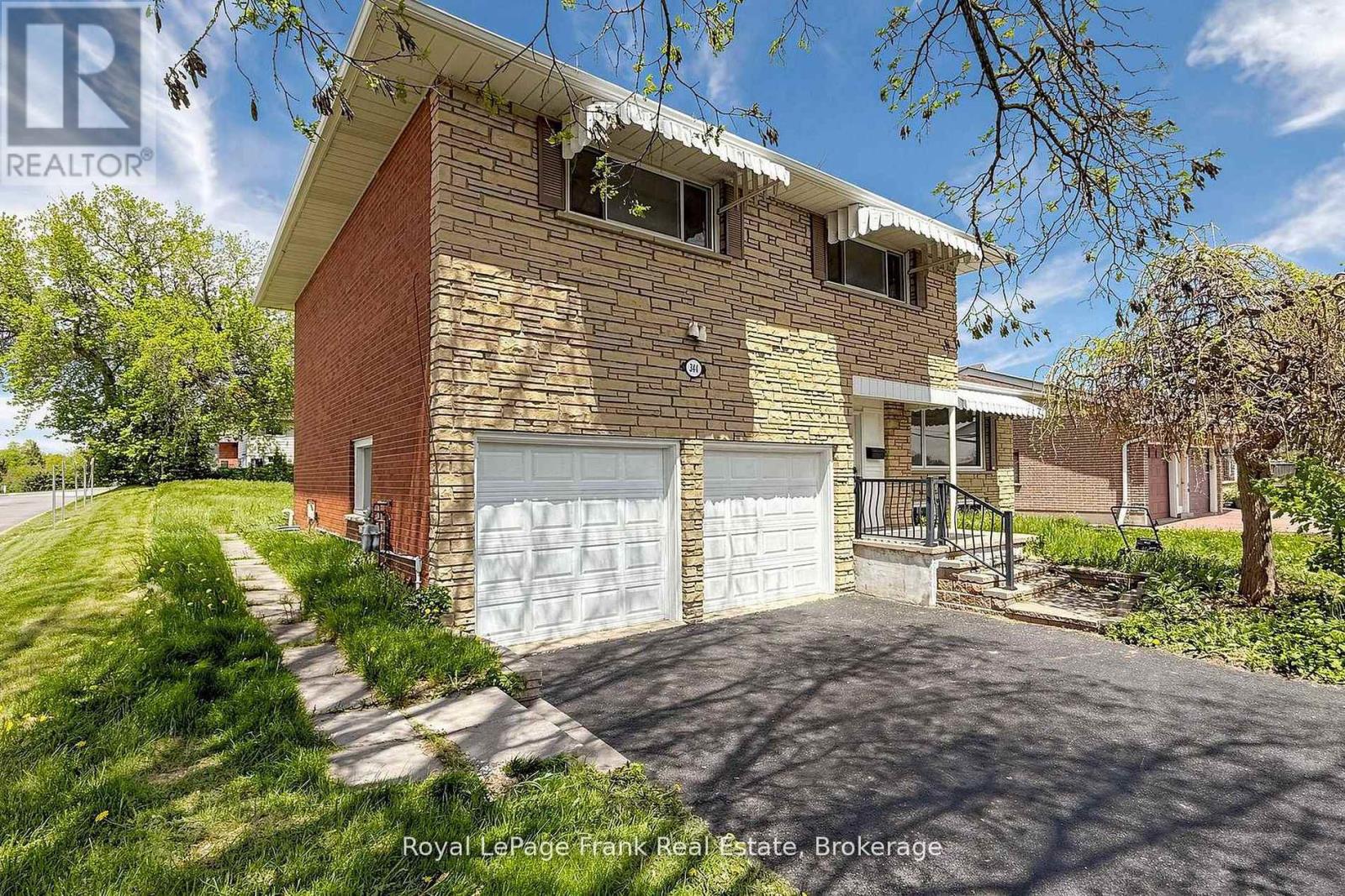 344 ROSSLAND ROAD E - 1
