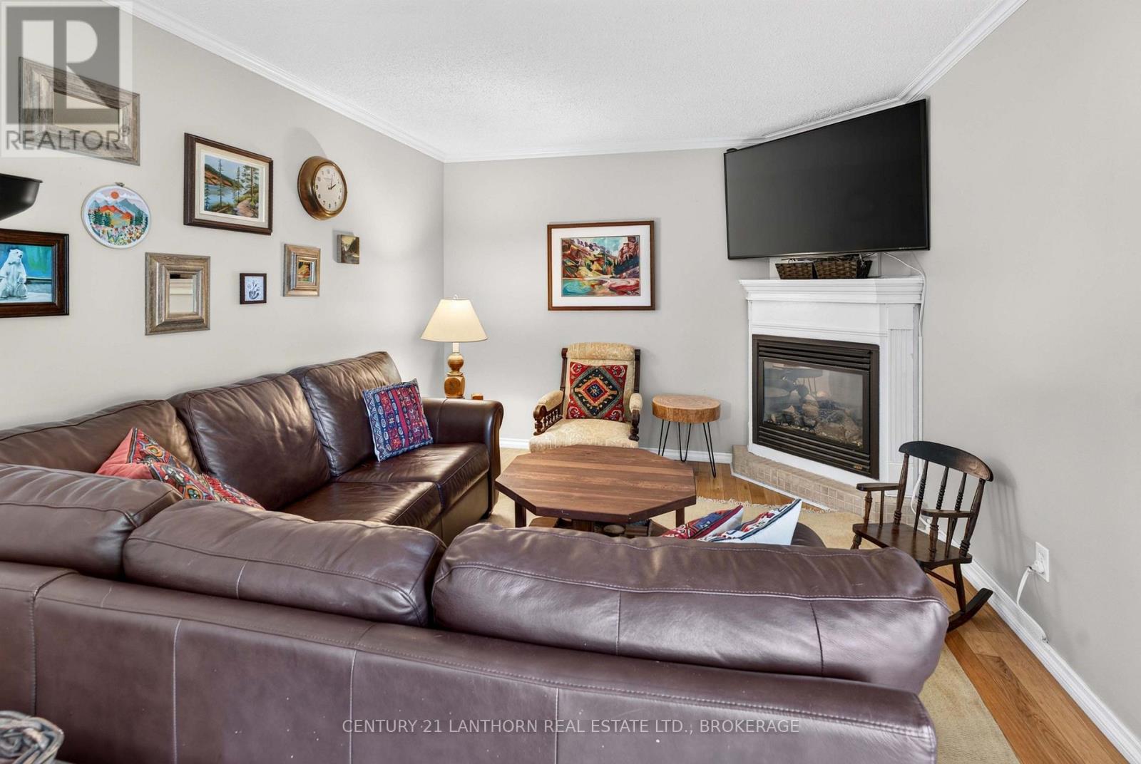 1006 DILLINGHAM STREET - Image 17