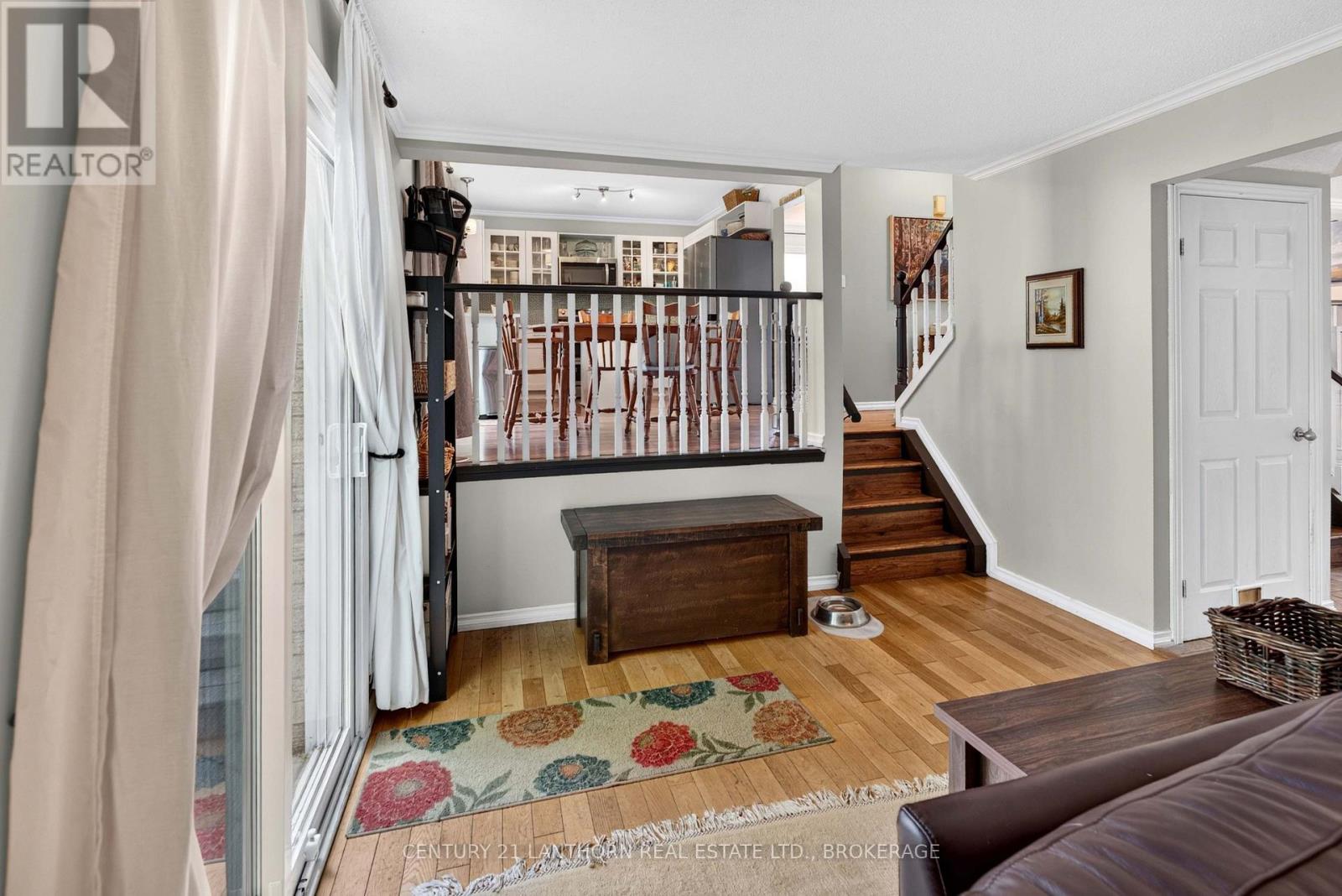 1006 DILLINGHAM STREET - 18