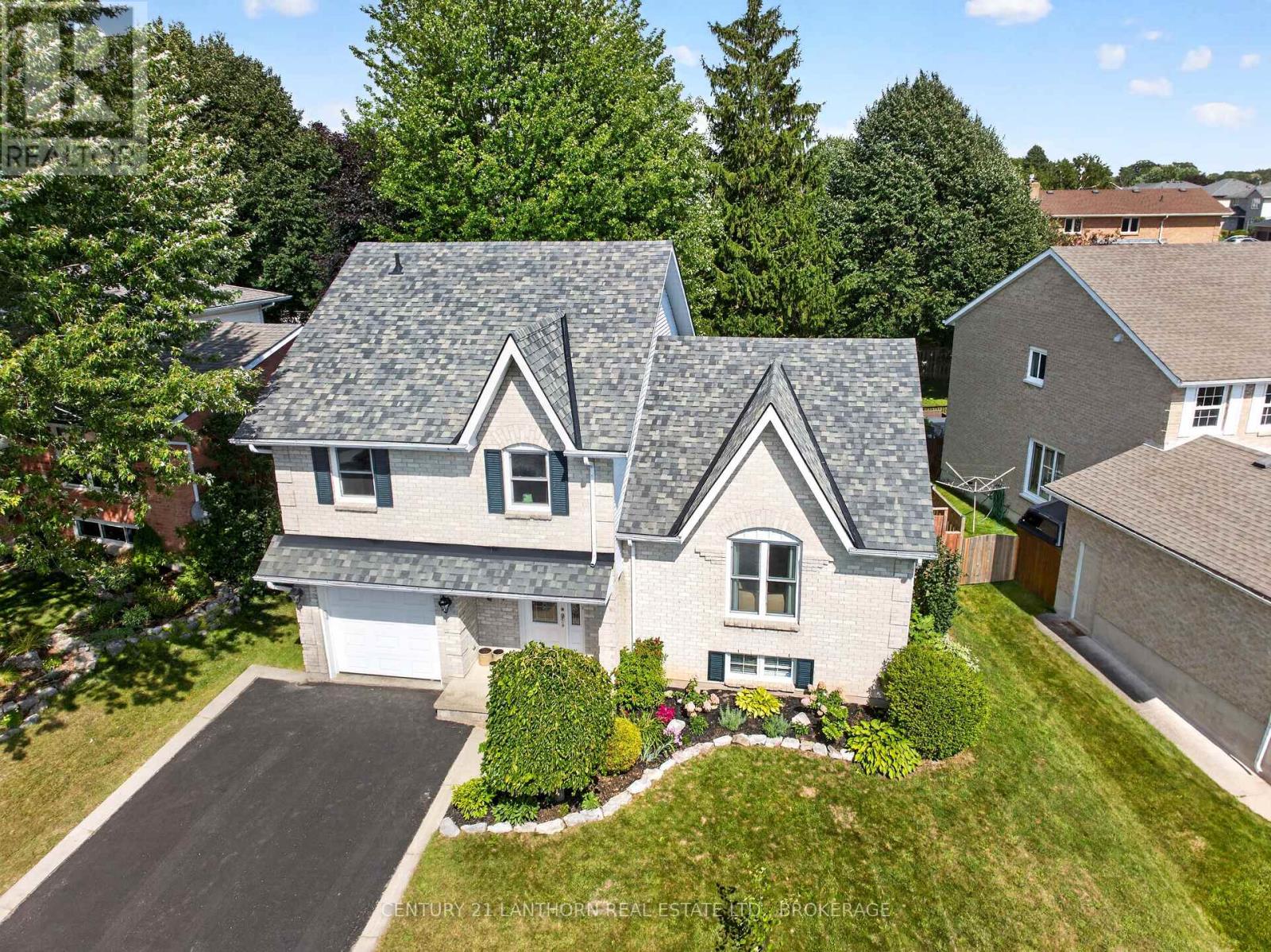 1006 DILLINGHAM STREET - 2