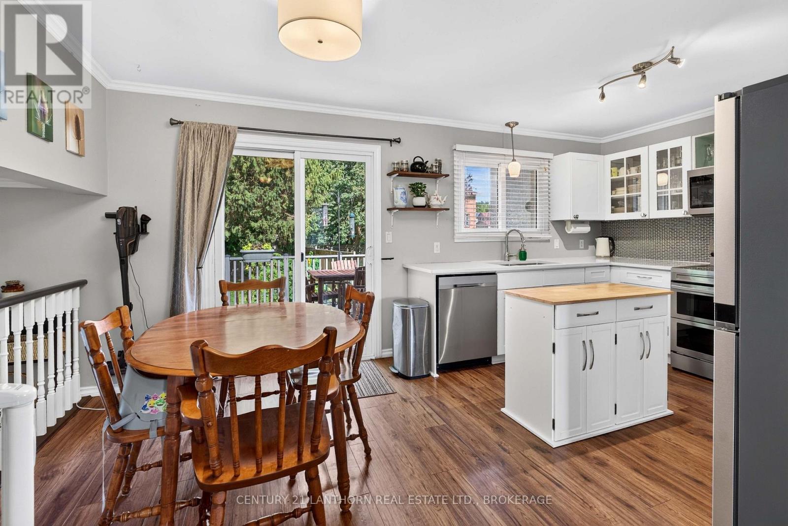 1006 DILLINGHAM STREET - Image 20