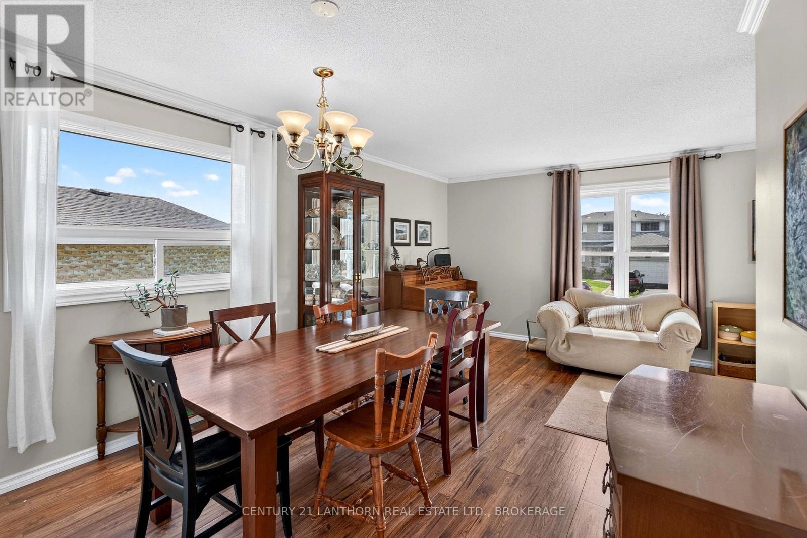 1006 DILLINGHAM STREET - 24