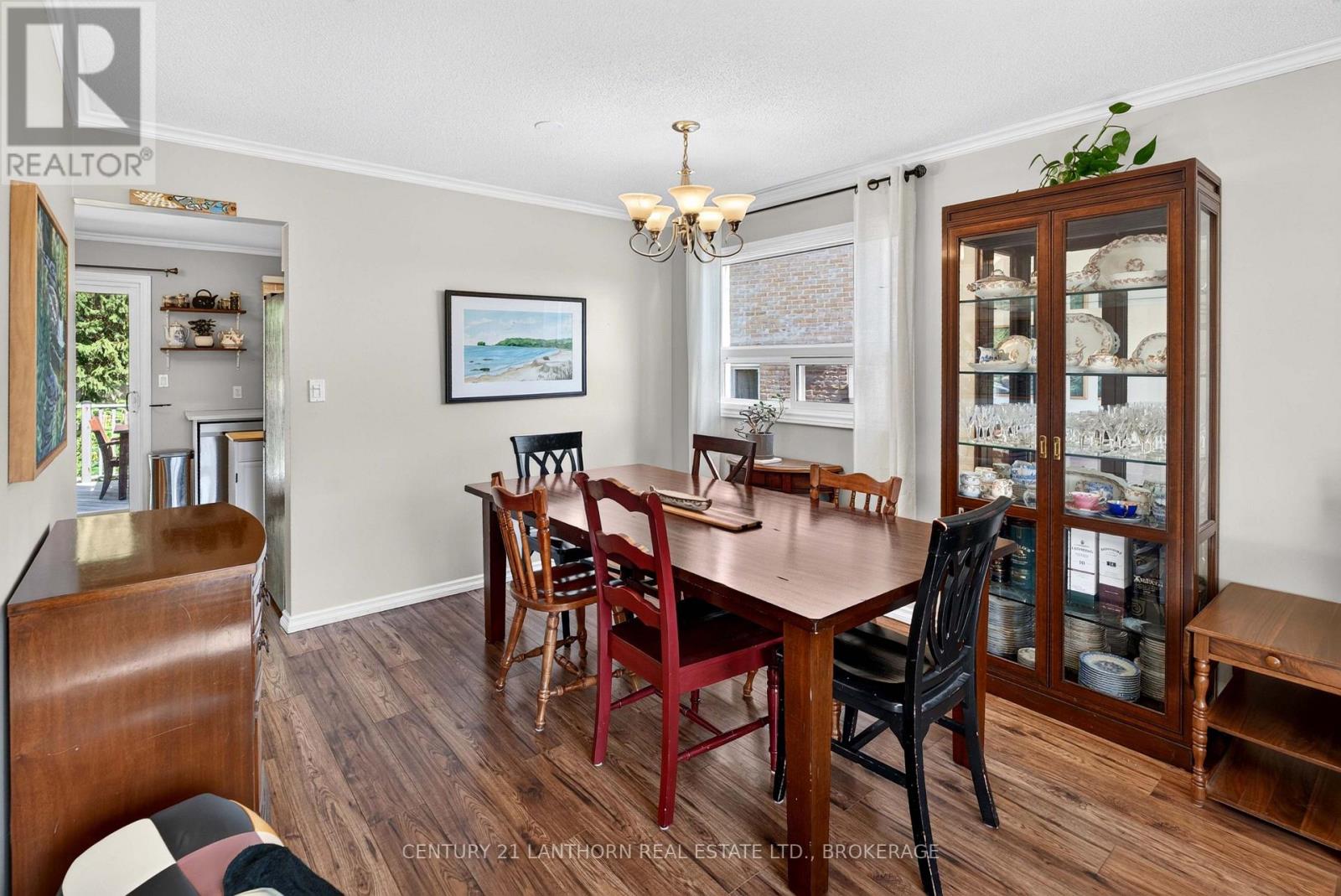 1006 DILLINGHAM STREET - 26