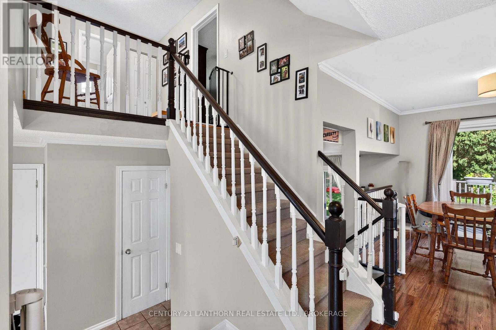 1006 DILLINGHAM STREET - 28