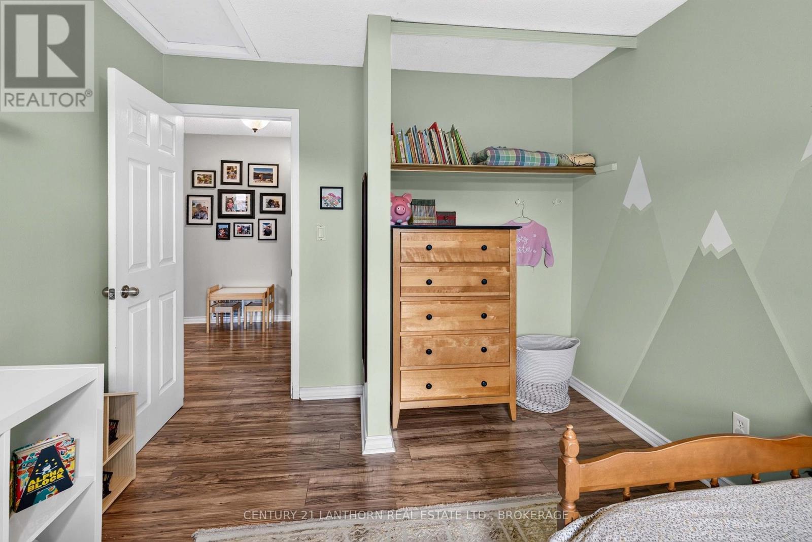 1006 DILLINGHAM STREET - Image 32