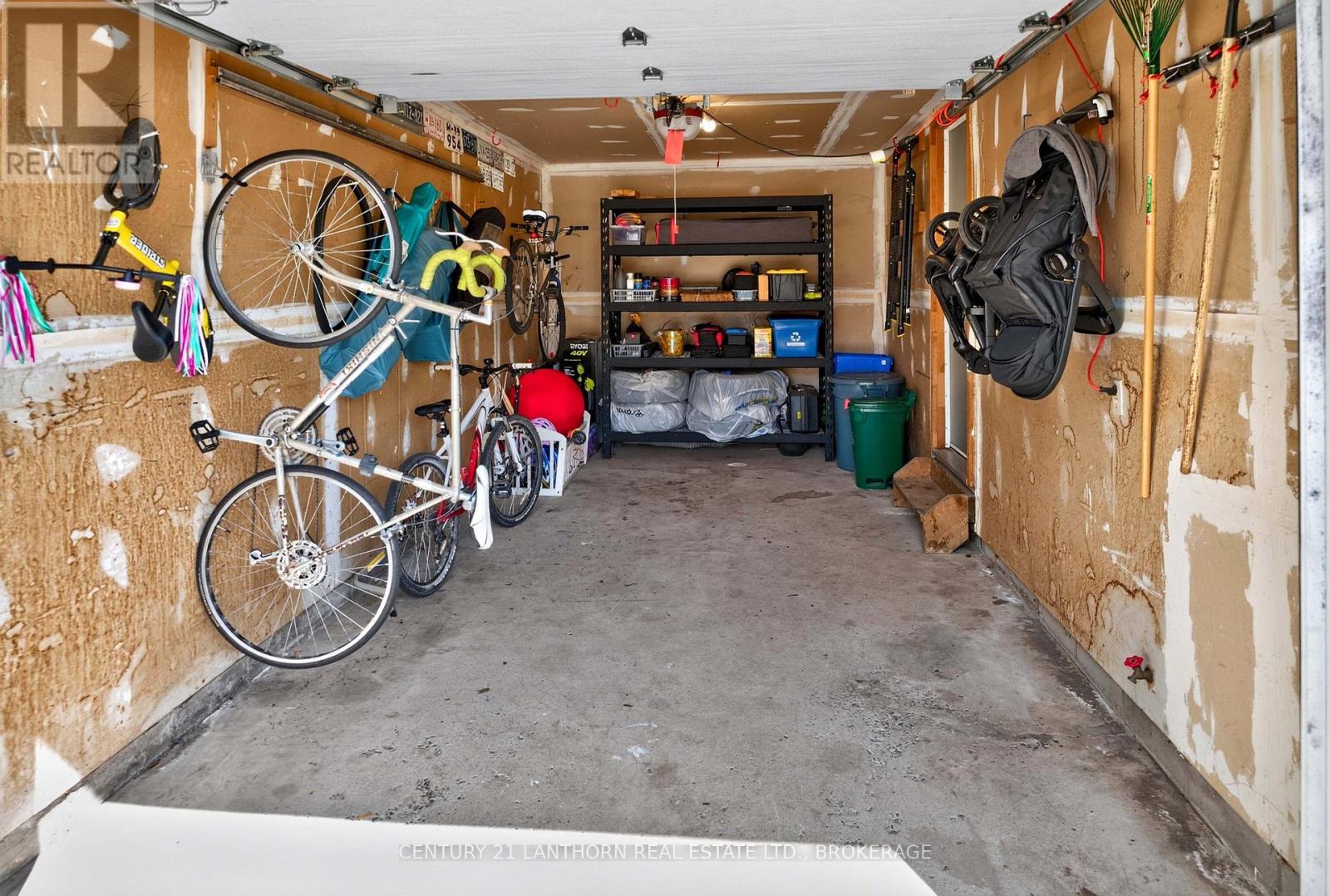 1006 DILLINGHAM STREET - 49