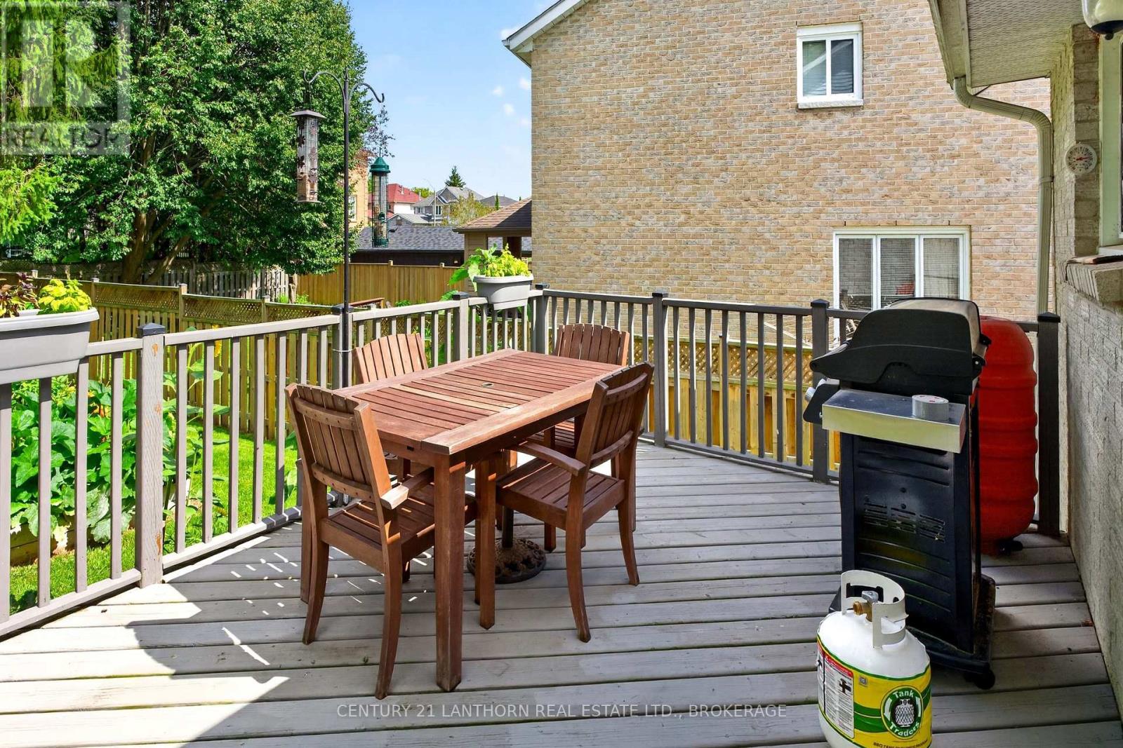 1006 DILLINGHAM STREET - 8