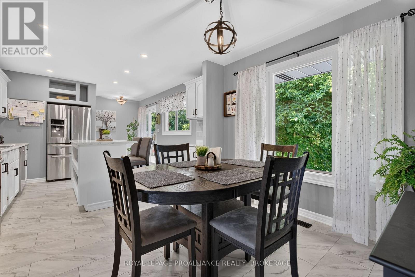 394 QUEEN STREET - 13