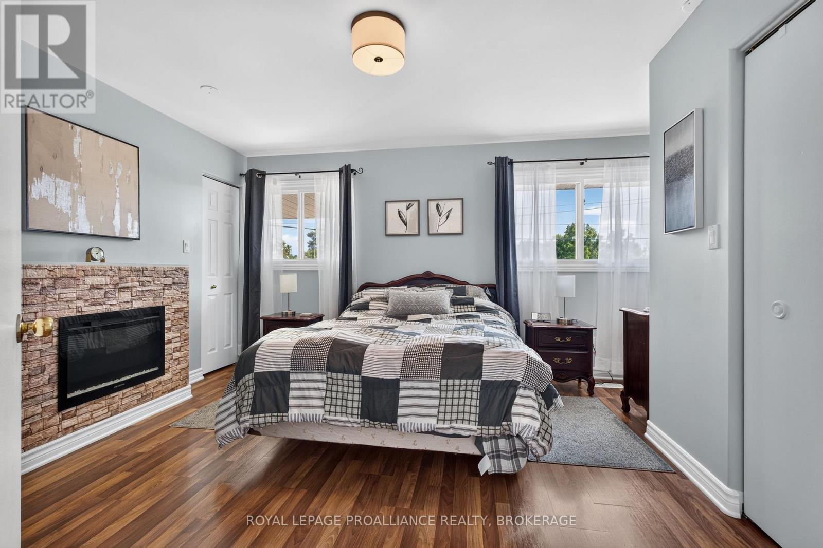394 QUEEN STREET - 21