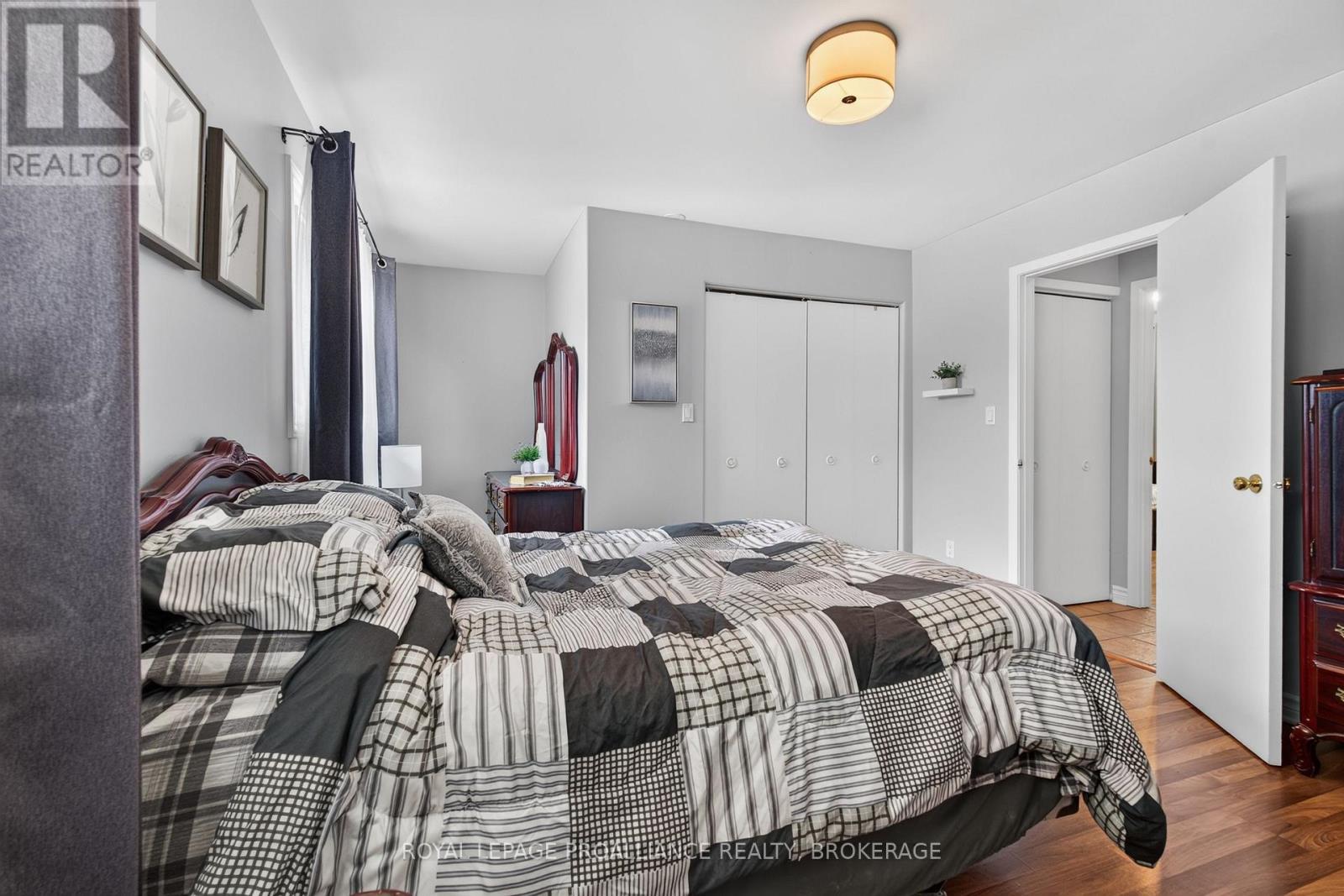 394 QUEEN STREET - 23