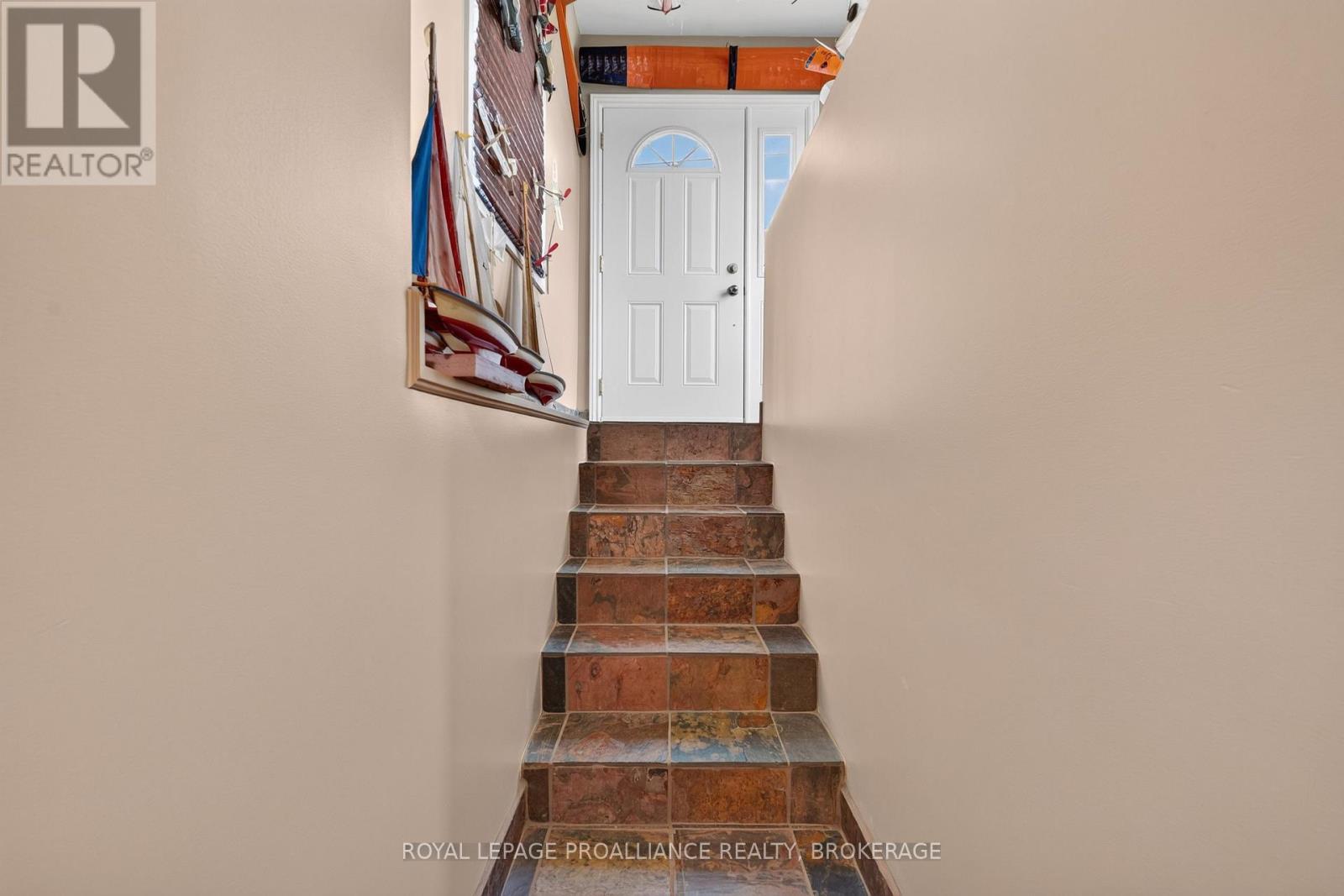 394 QUEEN STREET - 37