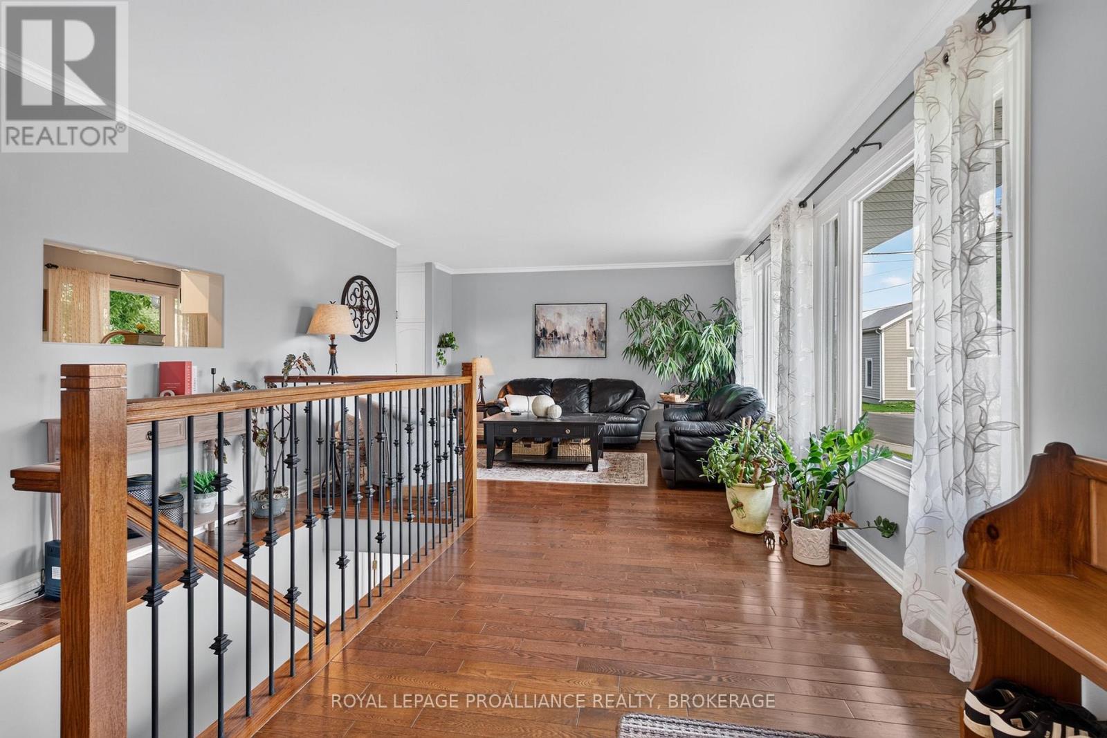 394 QUEEN STREET - 8