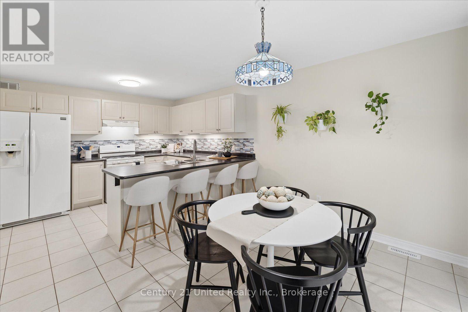 262 BOWEN DRIVE - 17