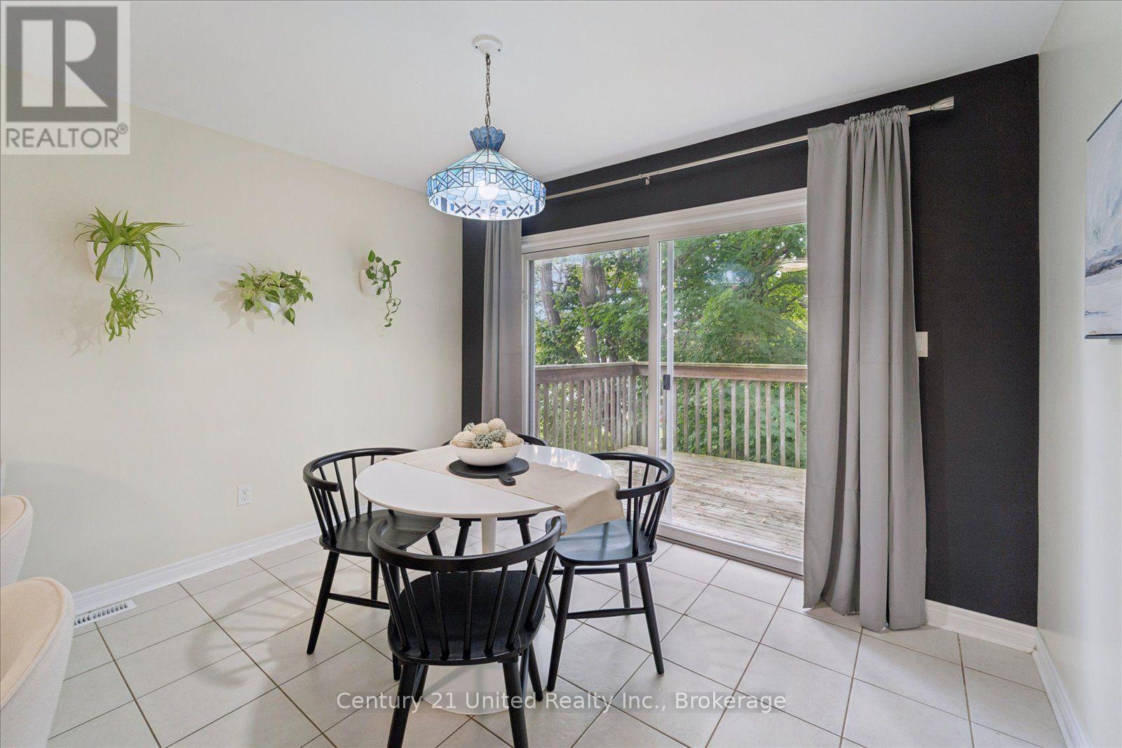 262 BOWEN DRIVE - 19