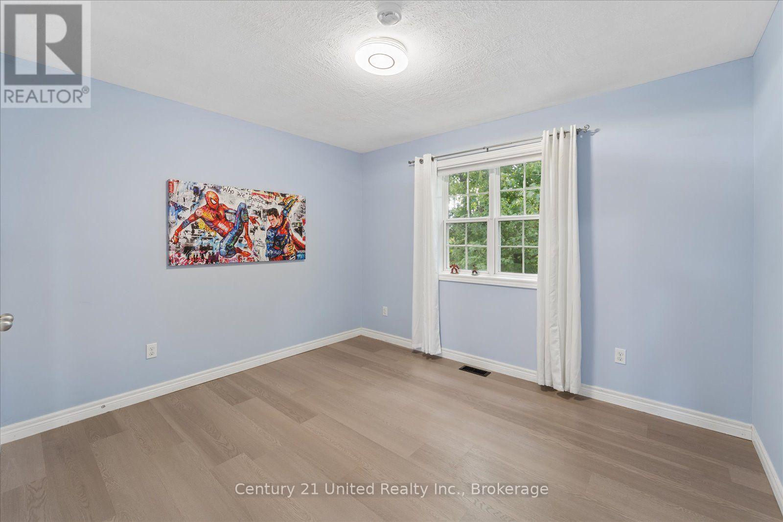 262 BOWEN DRIVE - Image 27