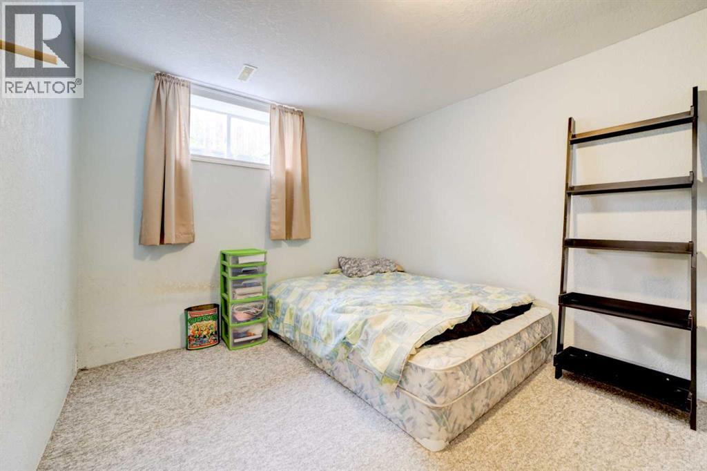 78 CHILCOTIN Road W - 28