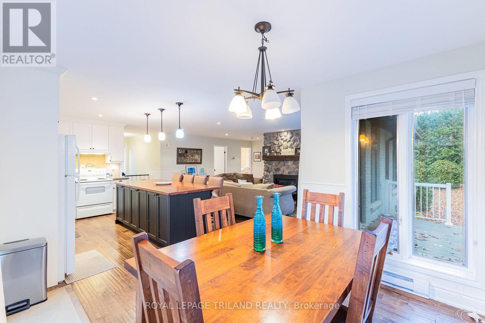 33 FOREST AVENUE - Image 22