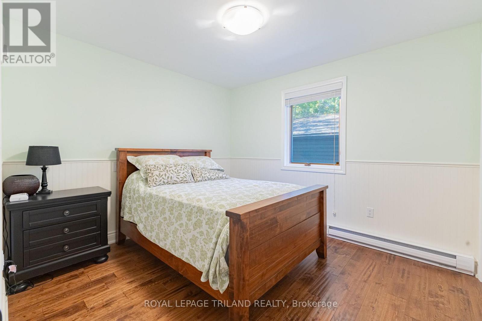 33 FOREST AVENUE - Image 26