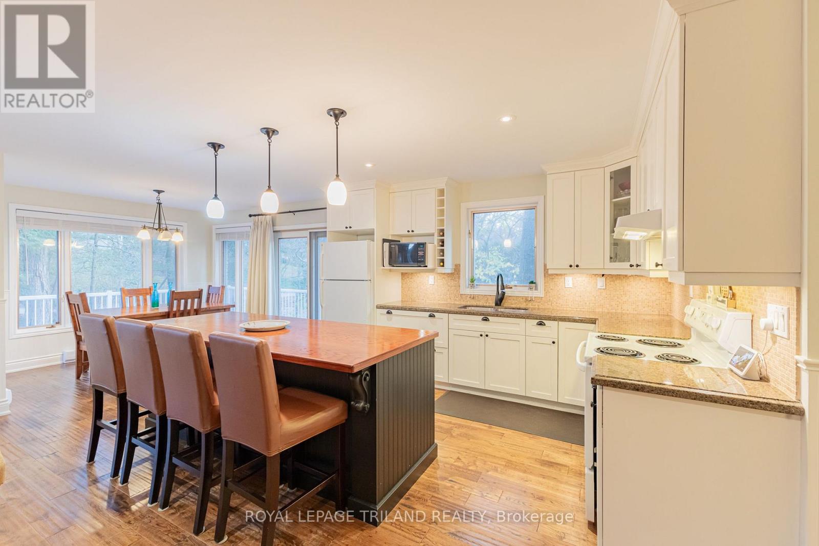 33 FOREST AVENUE - Image 4