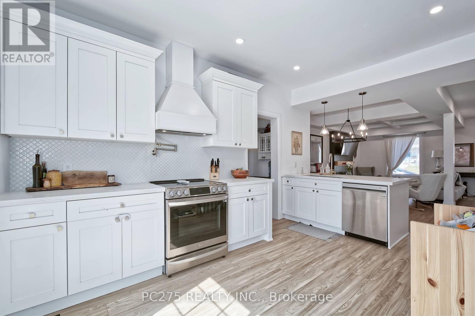 92 WALNUT STREET - Image 10