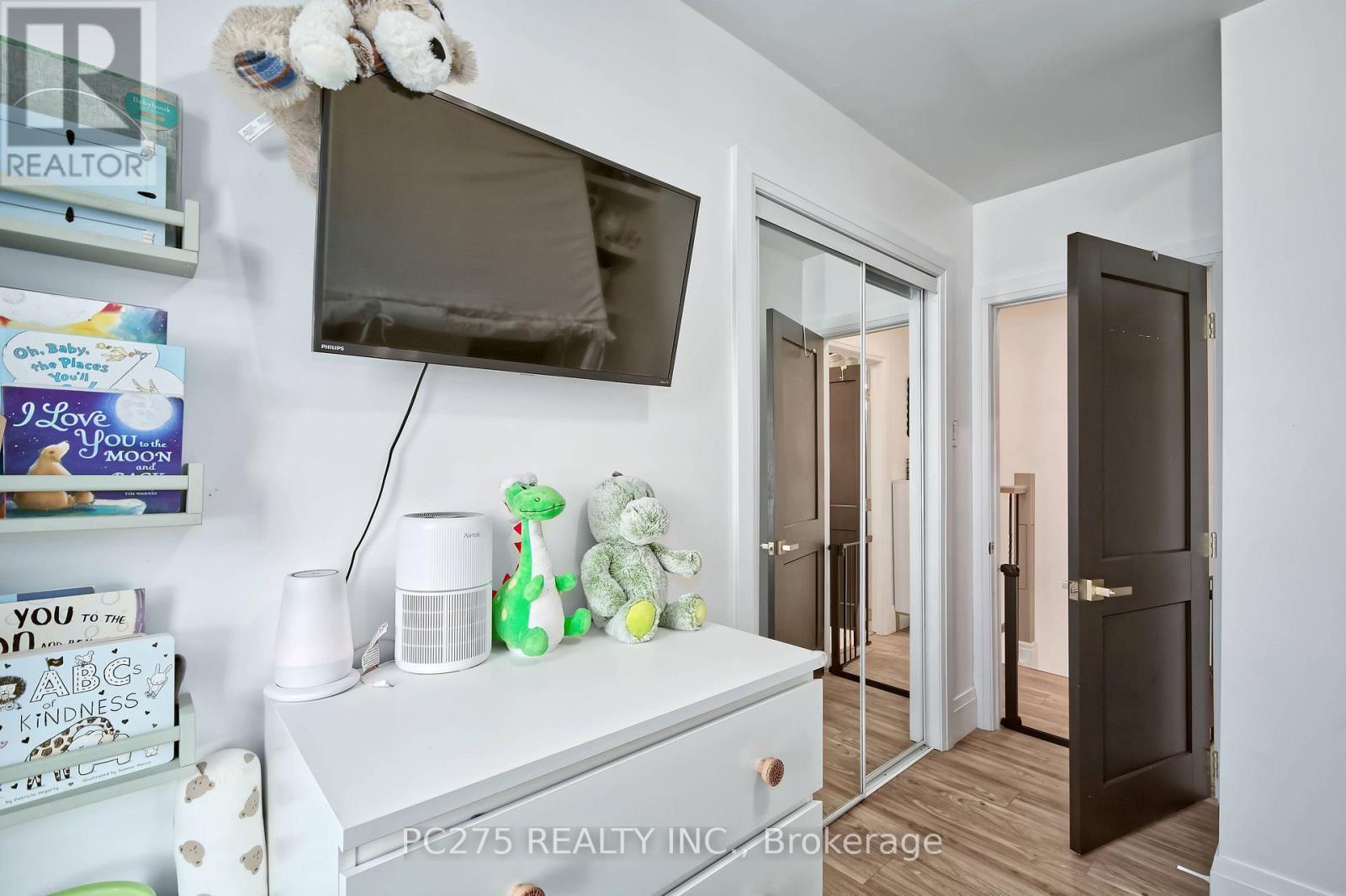 92 WALNUT STREET - Image 21