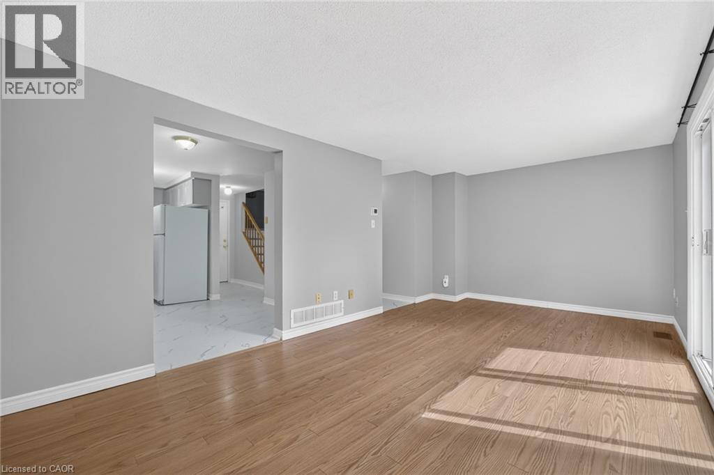#86 129 VICTORIA Road N - Image 11