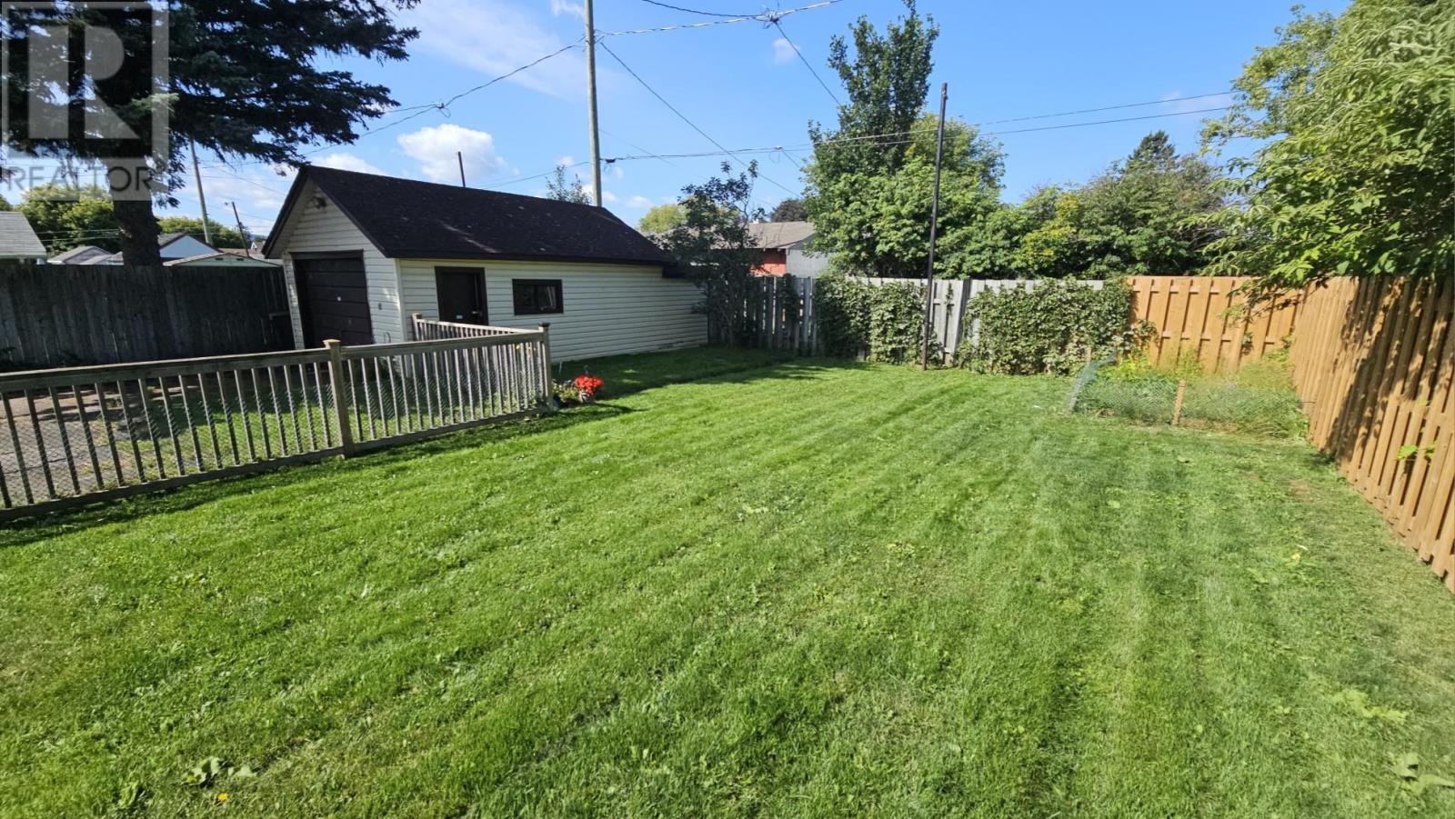 1121 Centre AVE - Image 30