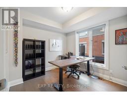 Bathroom - 360 Ravenhill Avenue E, Ottawa, ON K2A1S5 Photo 13
