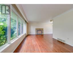 235 Tweedsdale Crescent, Oakville, ON L6L4P8 Photo 9