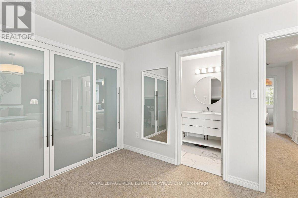 #3 2970 BERWICK DRIVE - 18
