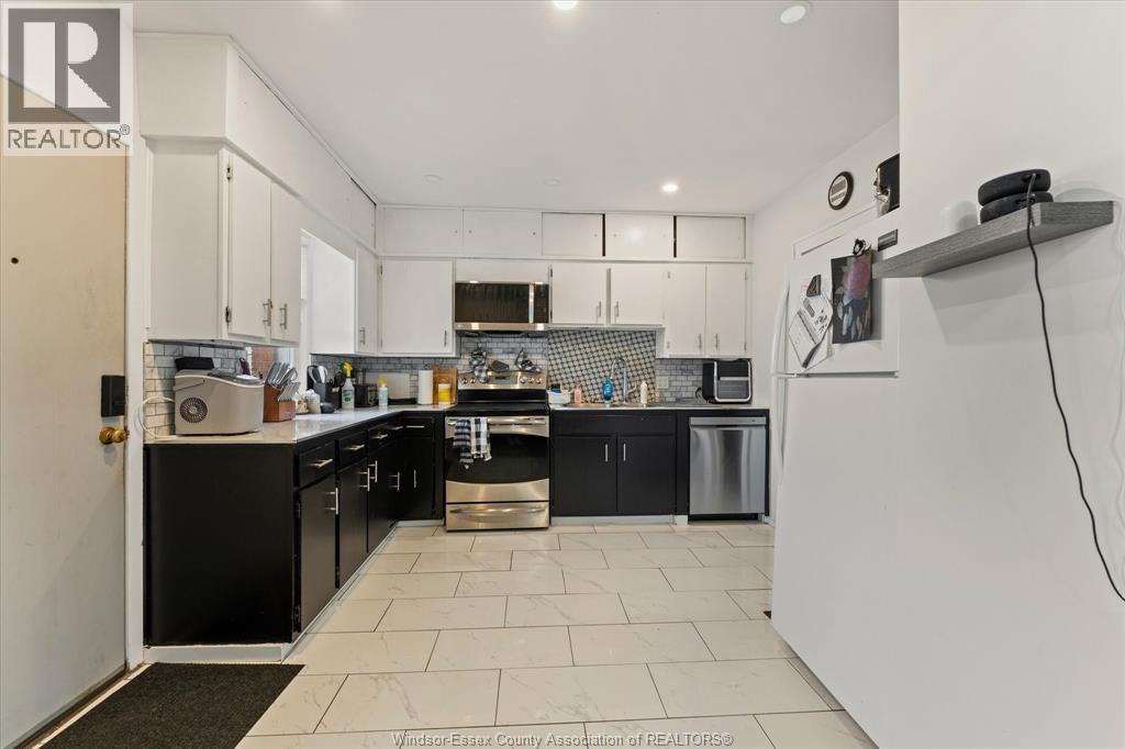 1481 Benjamin AVENUE - Image 10