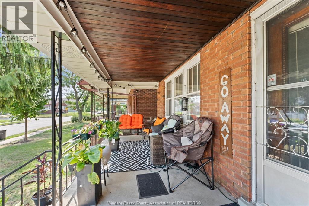 1481 Benjamin AVENUE - 2