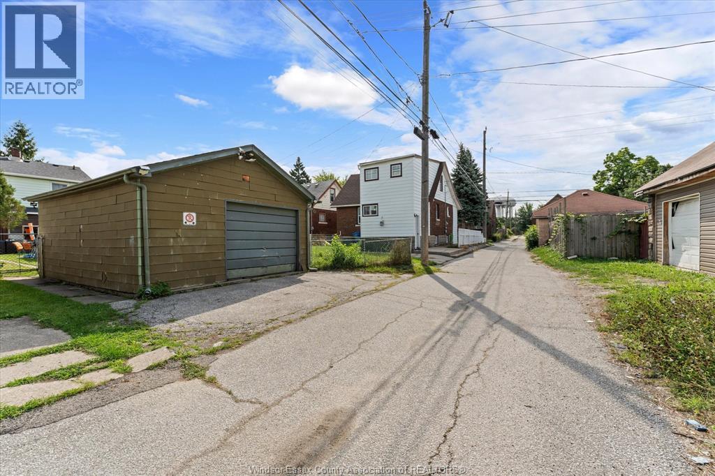 1481 Benjamin AVENUE - Image 29
