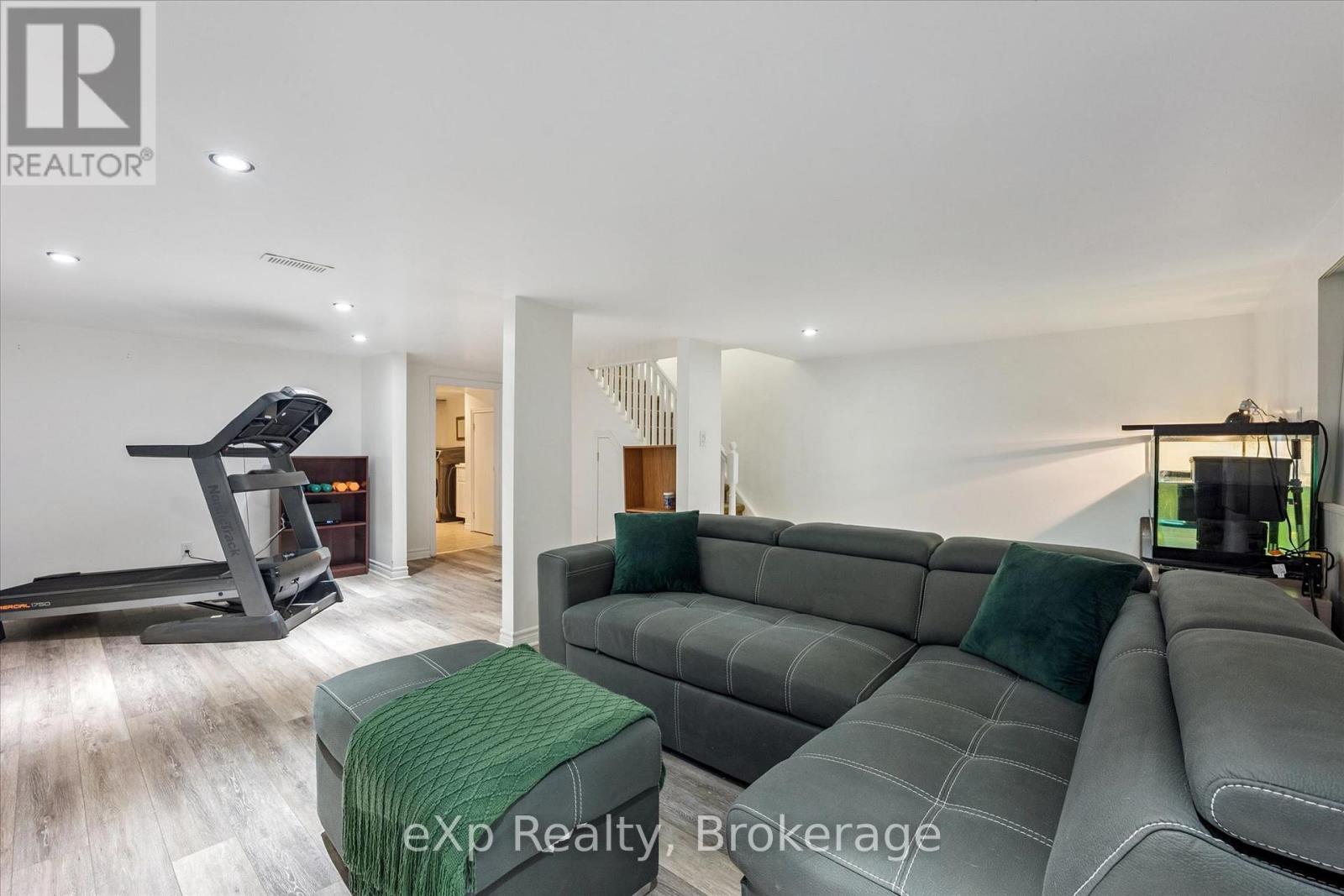 1418 GHENT AVENUE - Image 35